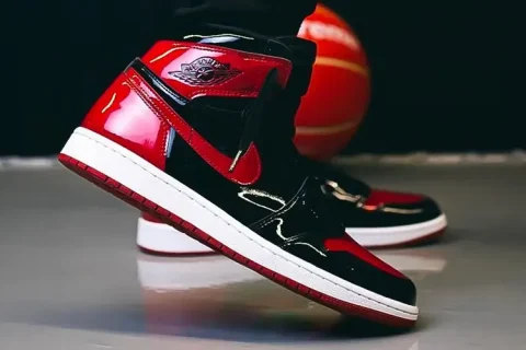 Nike Air Jordan 1 High OG Bred Sneakers