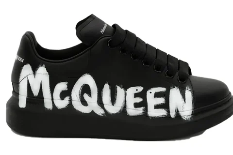 Alexander McQueen Oversized Sneakers Zwart