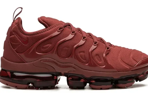 Nike Air Vapormax Plus Burgundy Sneakers