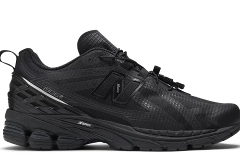 New Balance 1906R "Black dark silver metallic black cement" Schoenen