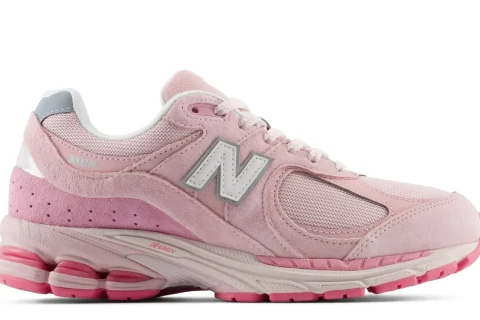 New Balance 2002R "Light raspberry pink sugar silver metallic" Heren schoenen