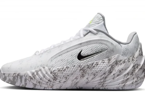 Nike Giannis Freak 8 'Inferno' "Wit Light Smoke Grey Zwart Metallic Silver" Schoenen