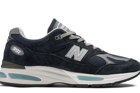 New Balance Made in UK 991v2 "Dark navy smoked pearl silver" Schoenen
