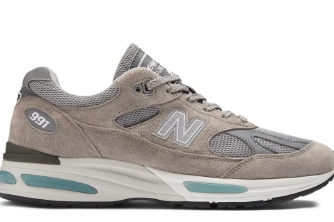 New Balance Made in UK 991v2 "Dove alloy silver" Schoenen